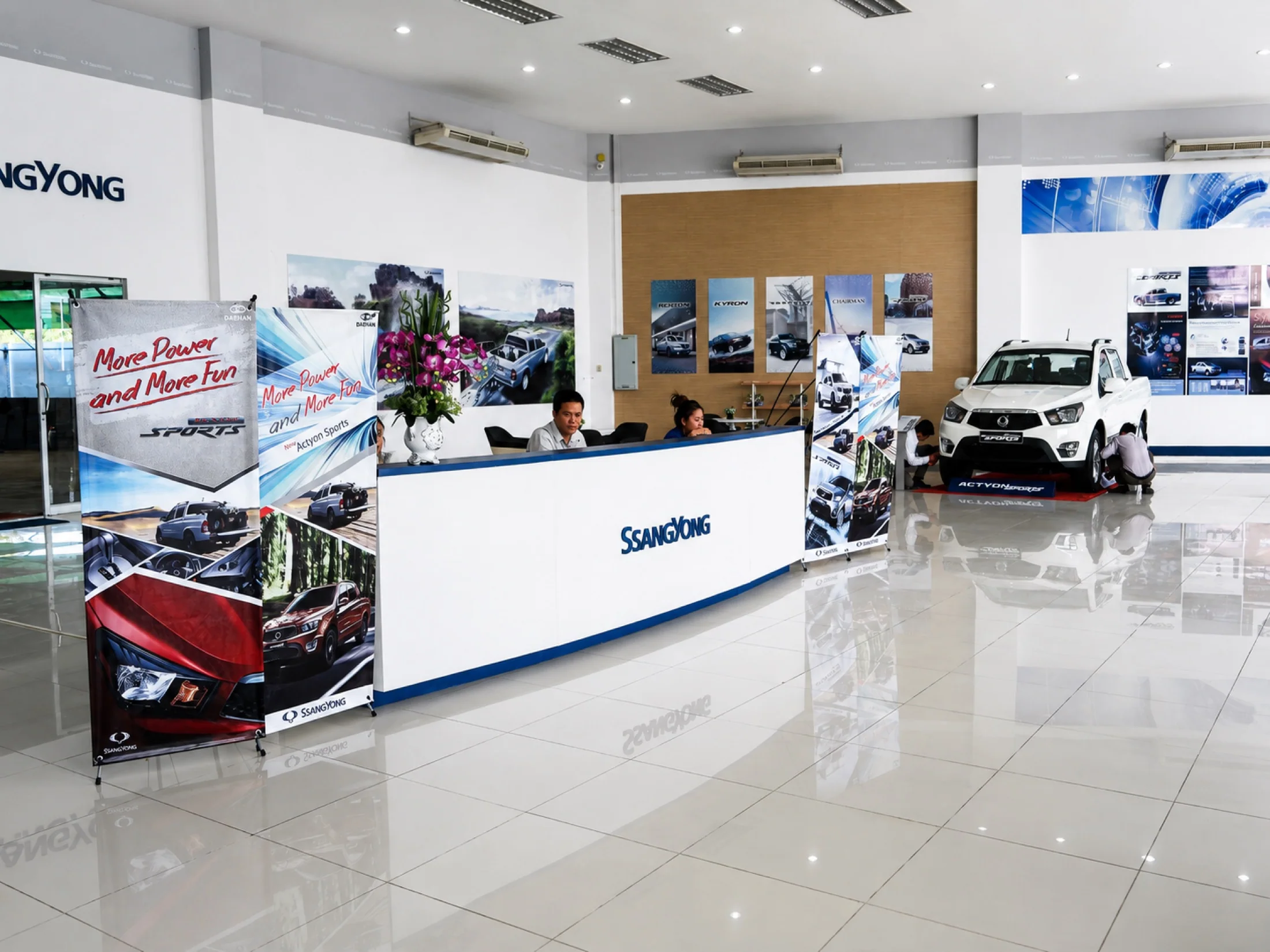 Completed KOLAO automotive showroom environment